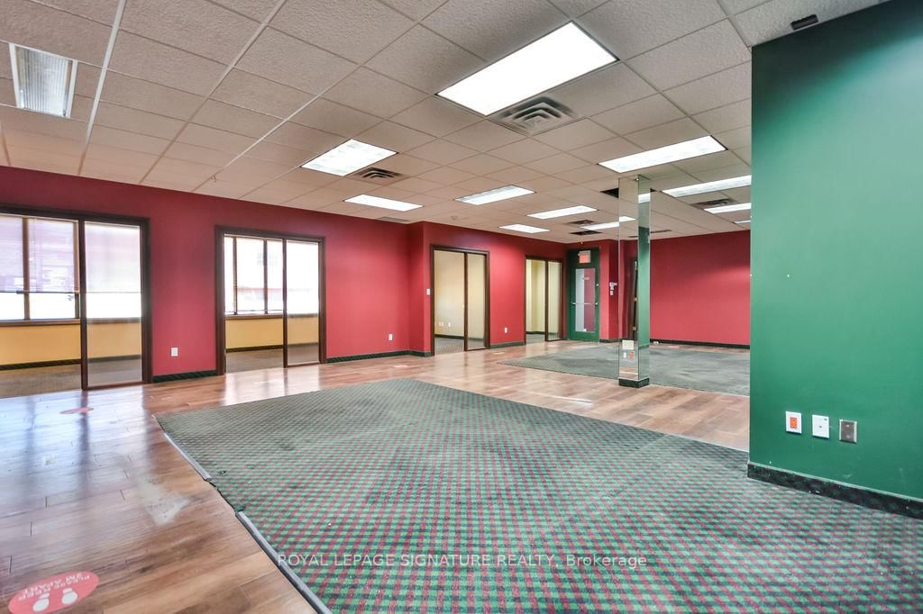 19 Front Street N, Unit 100 - Photo 16