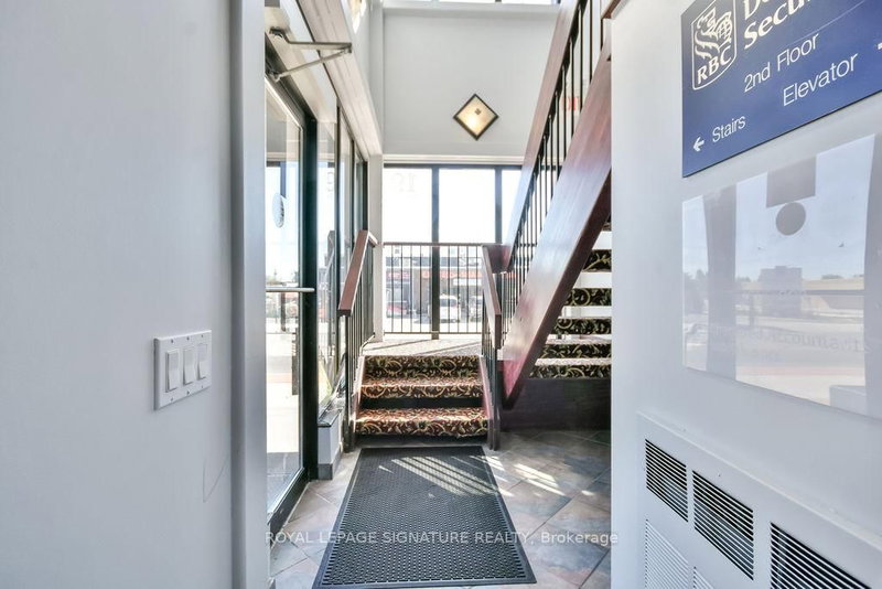 19 Front St N, Orillia, L3V 4R6 | Image 2