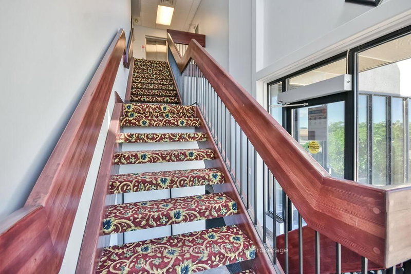 19 Front St N, Orillia, L3V 4R6 | Image 3