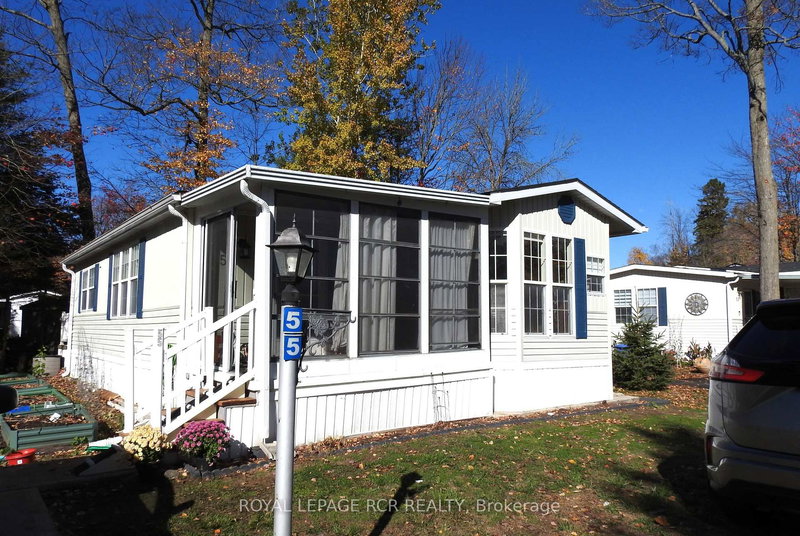 55 Topaz St, Wasaga Beach, L9Z 1X7 | Image 3