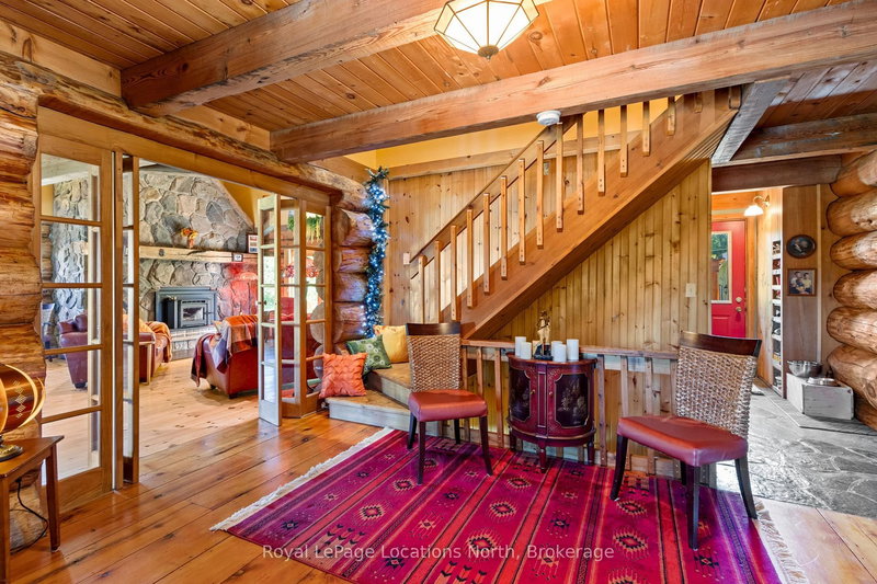 24 Oliver Cres, Collingwood, L9Y 3Z1 | Image 2