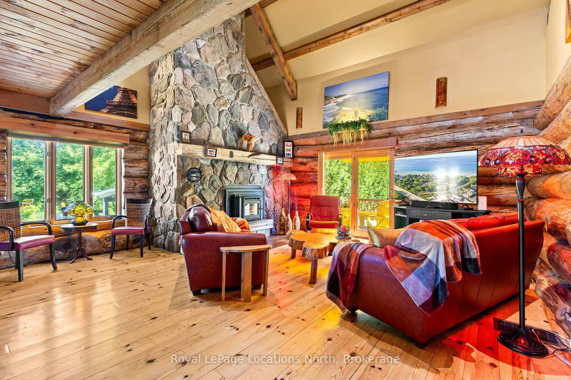 24 Oliver Cres, Collingwood, L9Y 3Z1 | Image 3