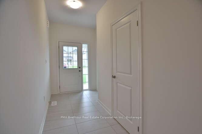 233 Prescott Dr, Clearview, L0M 1S0 | Image 3