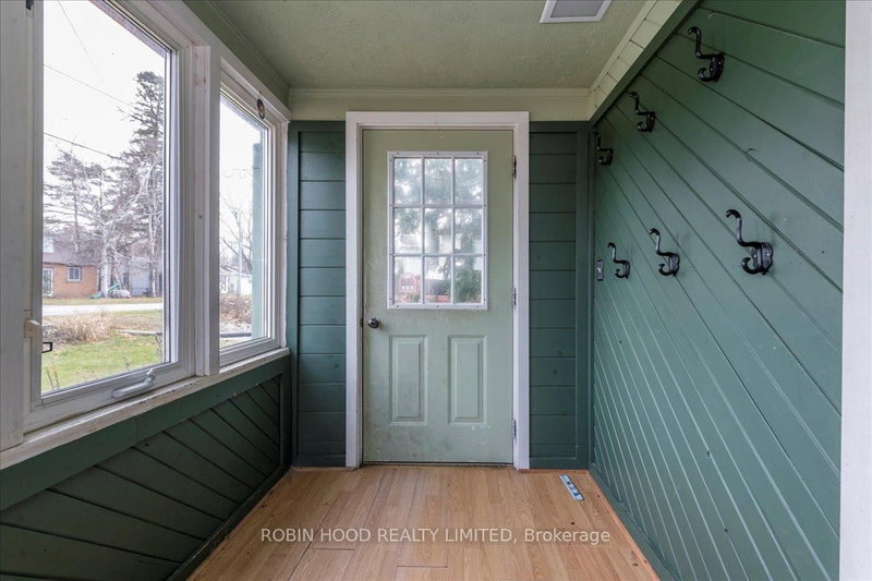 10 Lucy St, Penetanguishene, L9M 1K7 | Image 3