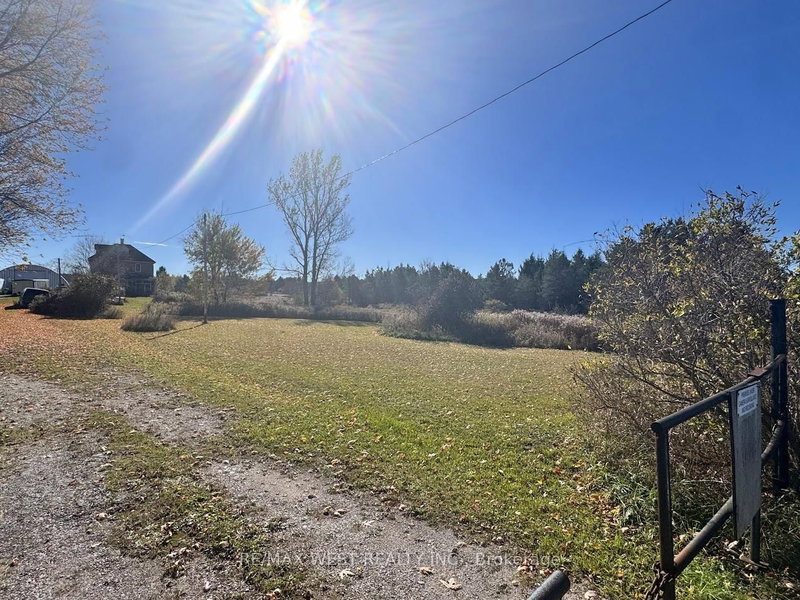 211 Queen St W, Springwater, L0L 1P0 | Image 2