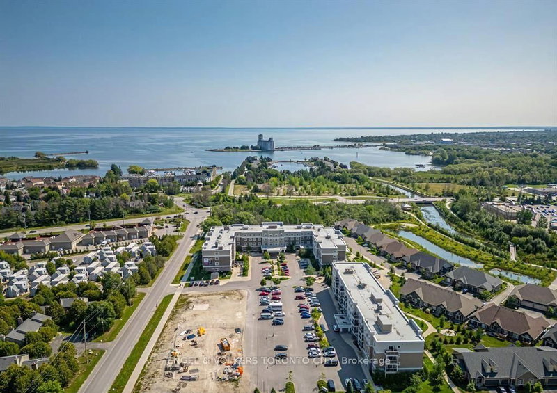 327 - 4 Kimberly Lane E, Collingwood, L9Y 5T6 | Image 3