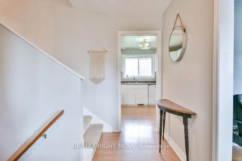 3811 Leo Cres, Ramara, L3V 0L1 | Image 3