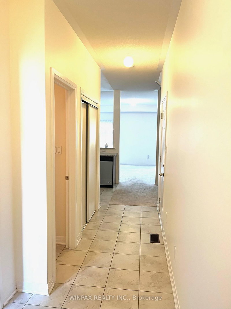 8 Bedford Estates Cres, Barrie, L4N 9K6 | Image 2