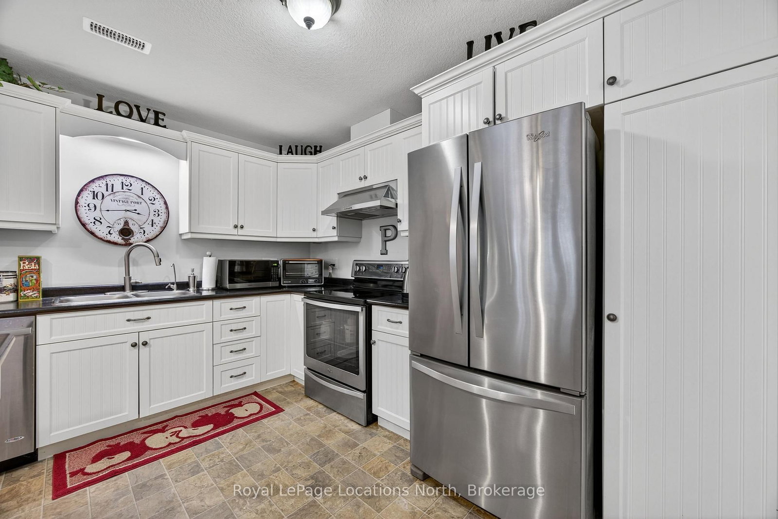 Townhouse for sale at 19 Chestnut Lane, Wasaga Beach, Ontario, L9Z 0G4 - Wasaga Beach - MLS: S12523074