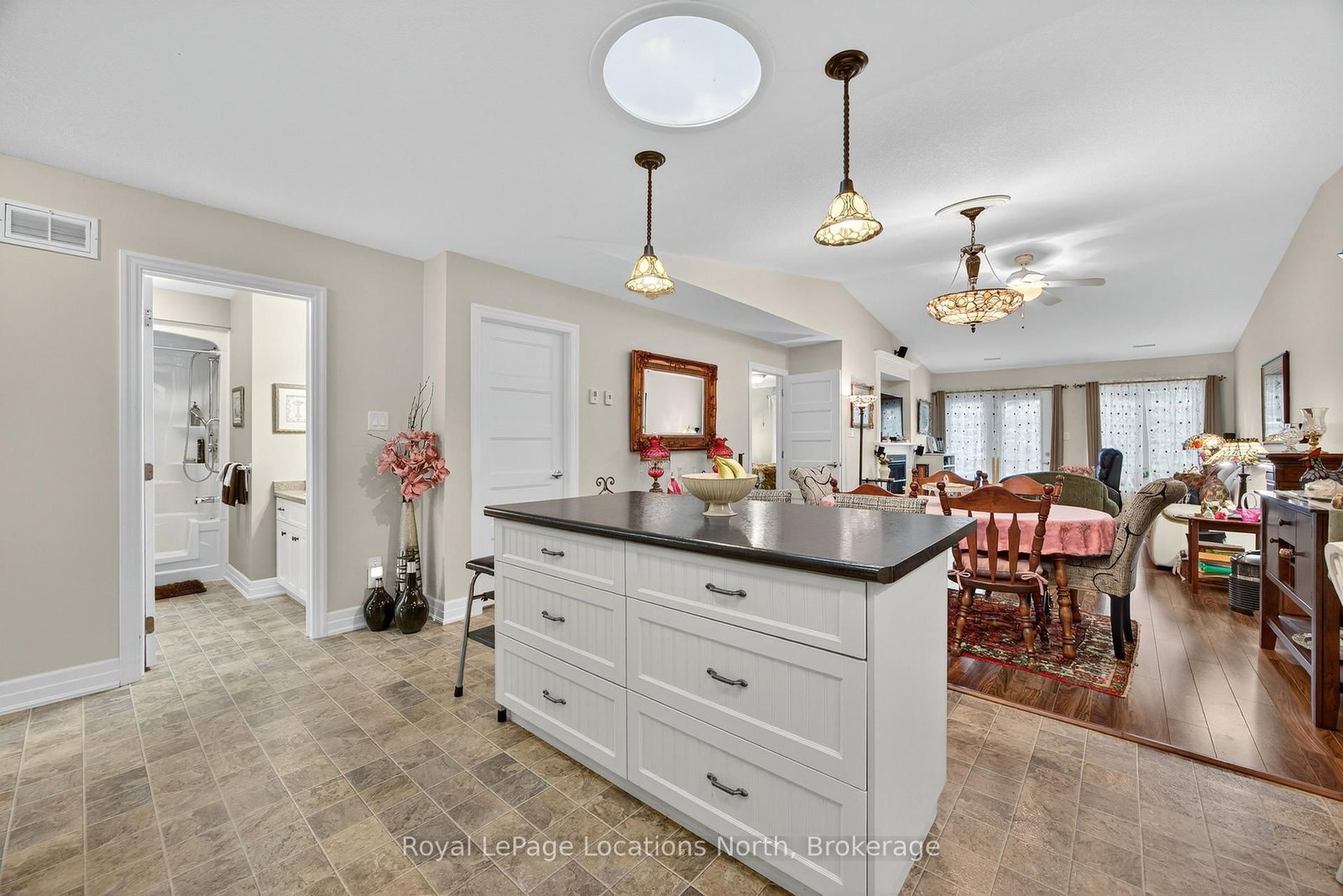 Townhouse for sale at 19 Chestnut Lane, Wasaga Beach, Ontario, L9Z 0G4 - Wasaga Beach - MLS: S12523074