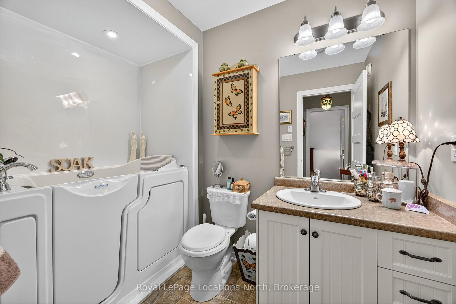 Townhouse for sale at 19 Chestnut Lane, Wasaga Beach, Ontario, L9Z 0G4 - Wasaga Beach - MLS: S12523074