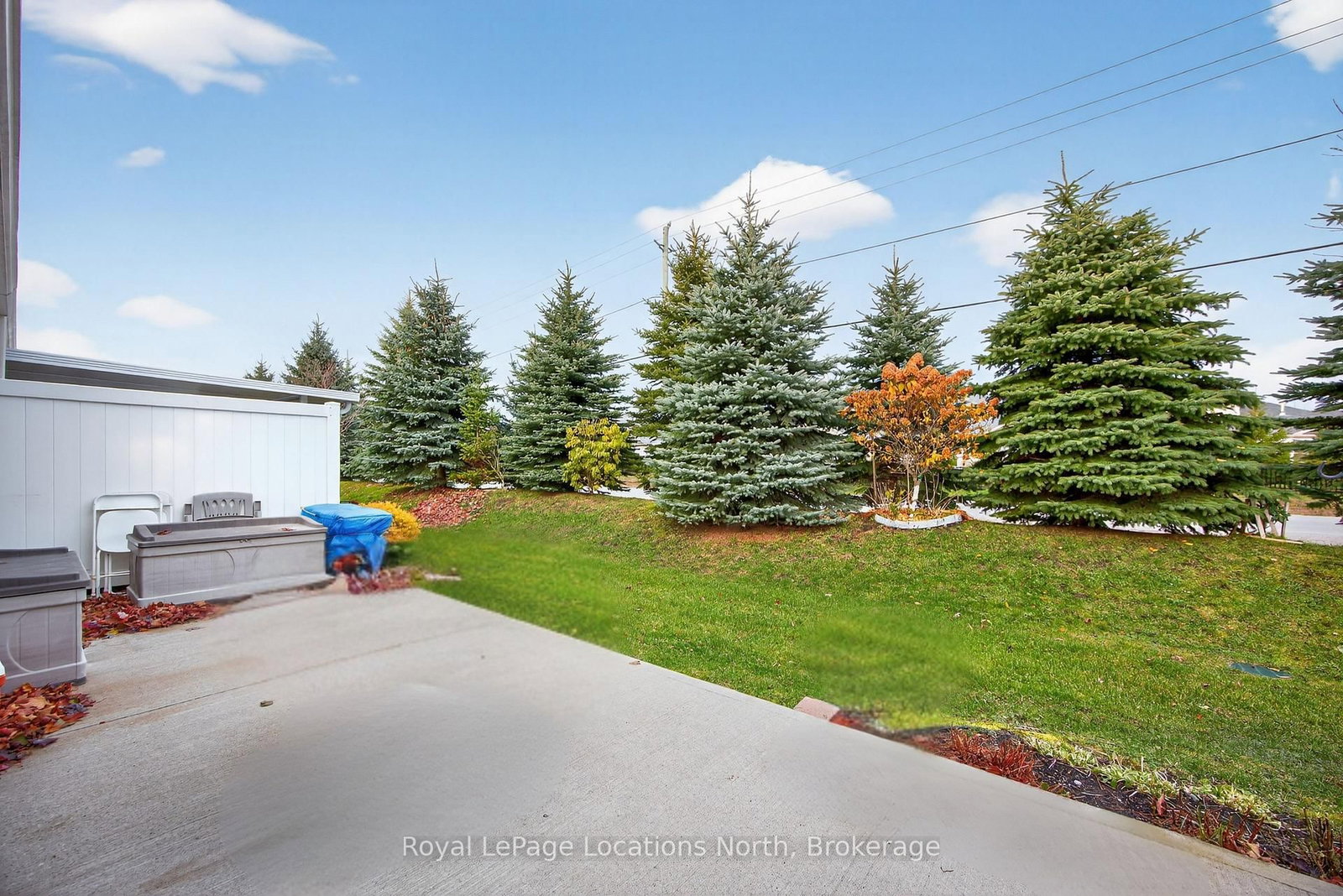 Townhouse for sale at 19 Chestnut Lane, Wasaga Beach, Ontario, L9Z 0G4 - Wasaga Beach - MLS: S12523074