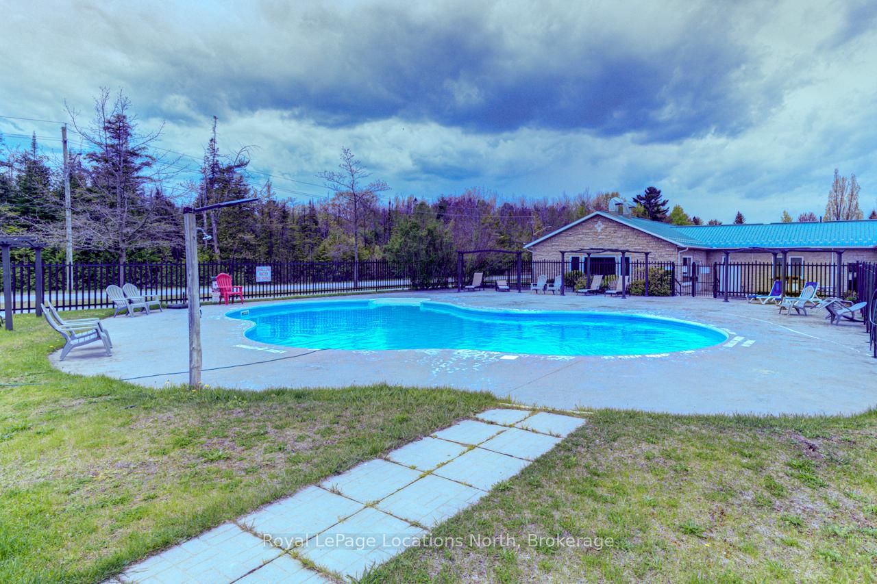 Townhouse for sale at 19 Chestnut Lane, Wasaga Beach, Ontario, L9Z 0G4 - Wasaga Beach - MLS: S12523074