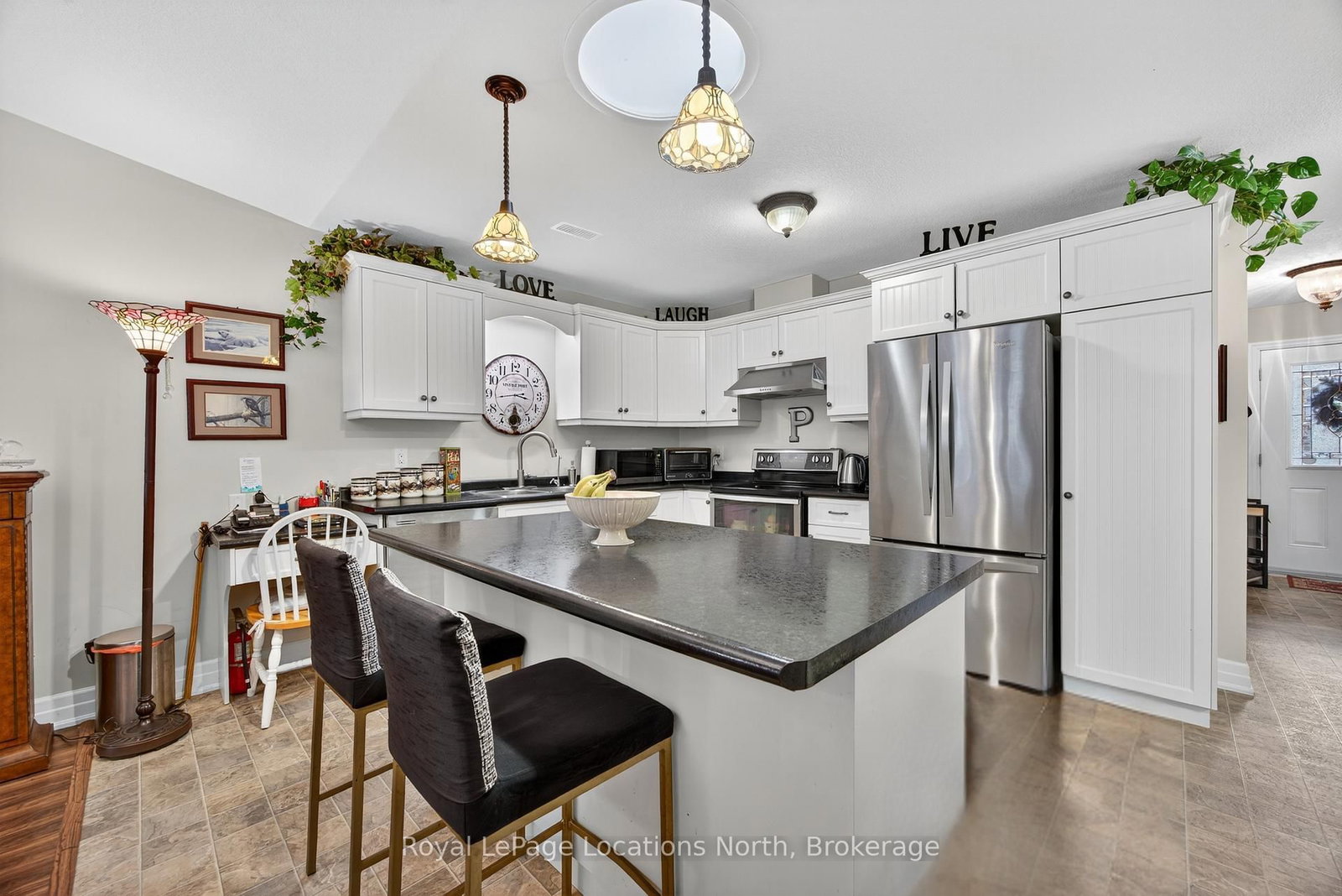 Townhouse for sale at 19 Chestnut Lane, Wasaga Beach, Ontario, L9Z 0G4 - Wasaga Beach - MLS: S12523074