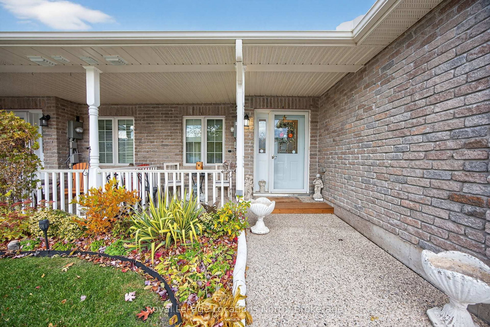 Townhouse for sale at 19 Chestnut Lane, Wasaga Beach, Ontario, L9Z 0G4 - Wasaga Beach - MLS: S12523074