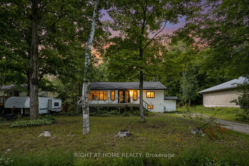 UPPER - 29 Nida Dr, Tiny, L9M 0B3 | Image 2