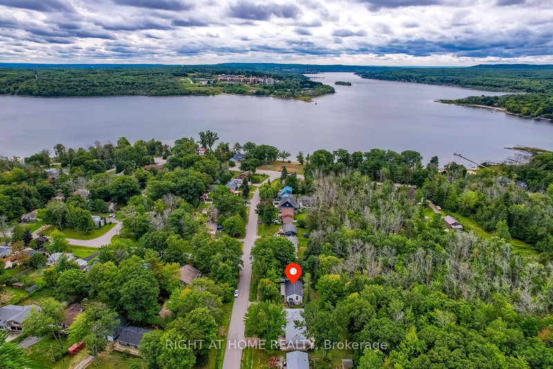 UPPER - 29 Nida Dr, Tiny, L9M 0B3 | Image 3