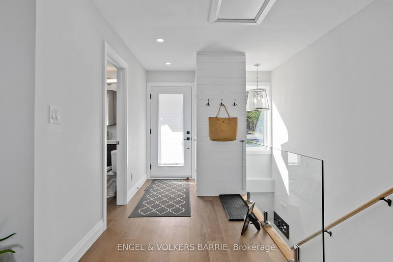 2371 Lakeshore Rd E, Oro-Medonte, L0L 1T0 | Image 2