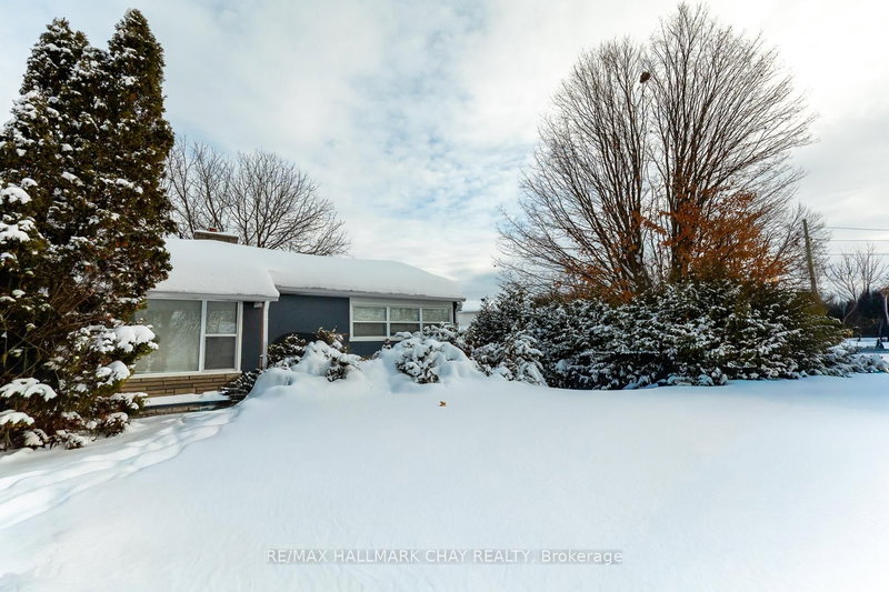 325 Innisfil St, Barrie, L4N 3G4 | Image 3