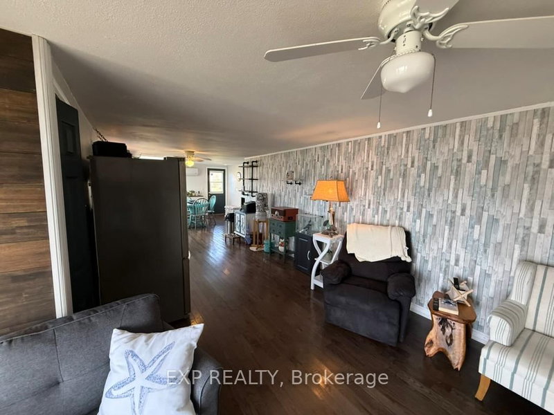 6222 Bluebird St, Ramara, L3V 0K6 | Image 3