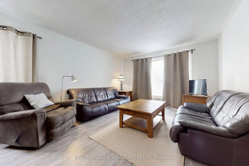 Main - 16 Nicole Marie Ave, Barrie, L4M 6Y8 | Image 2