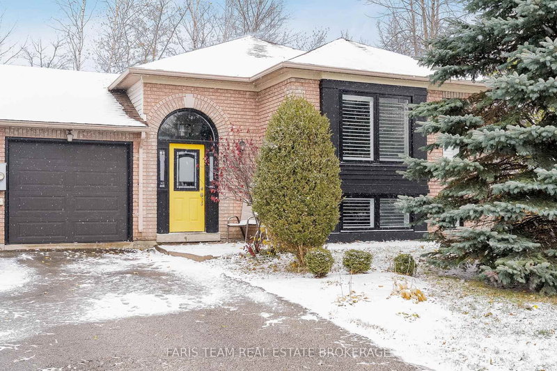 5 Harbour Cres, Wasaga Beach, L9Z 1G4 | Image 2