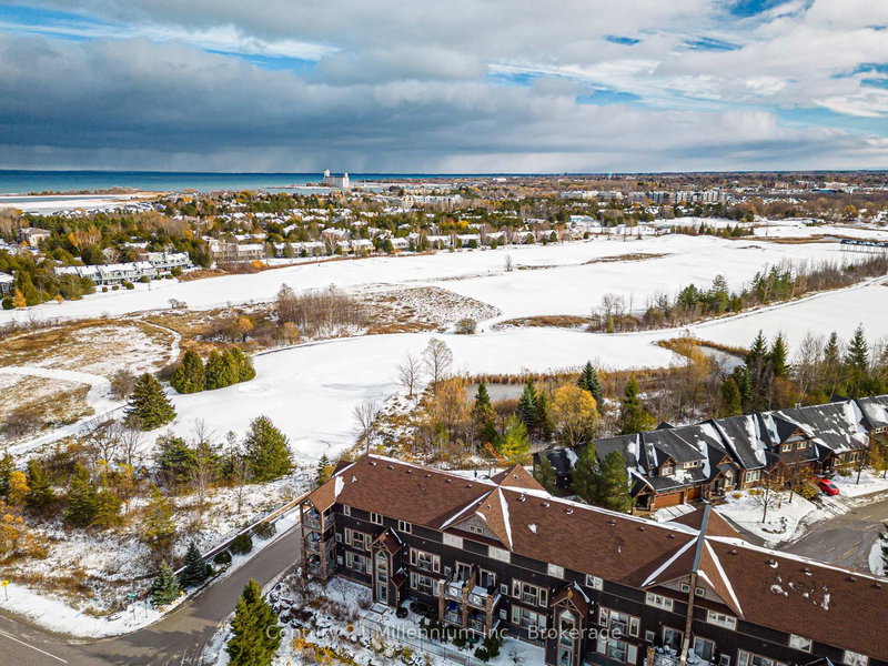 201 - 6 Joseph Tr, Collingwood, L9Y 0J2 | Image 2