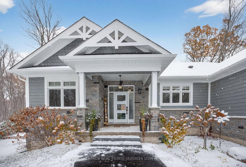 465 Parkview Crt, Midland, L4R 5G3 | Image 2