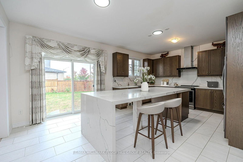 3027 Monarch Dr, Orillia, L3V 8K3 | Image 3