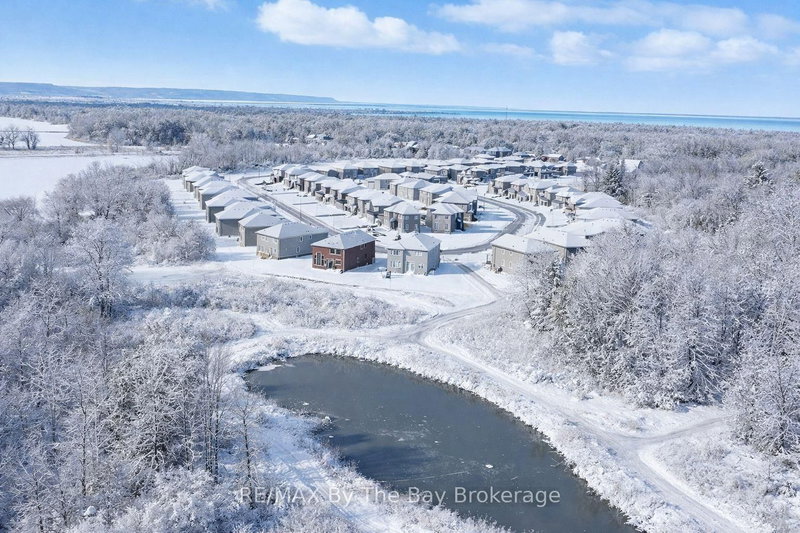 16 Misty Ridge Rd, Wasaga Beach, L9Z 0R8 | Image 2