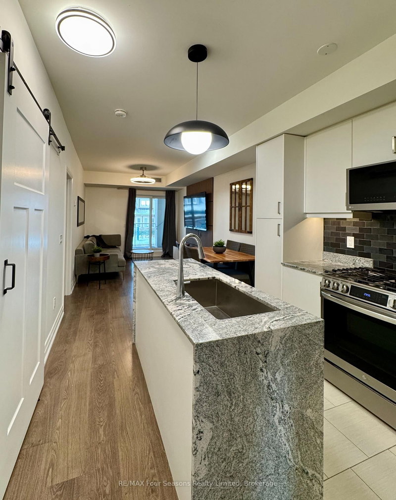 108 - 17 Spooner Cres, Collingwood, L9Y 1T3 | Image 3