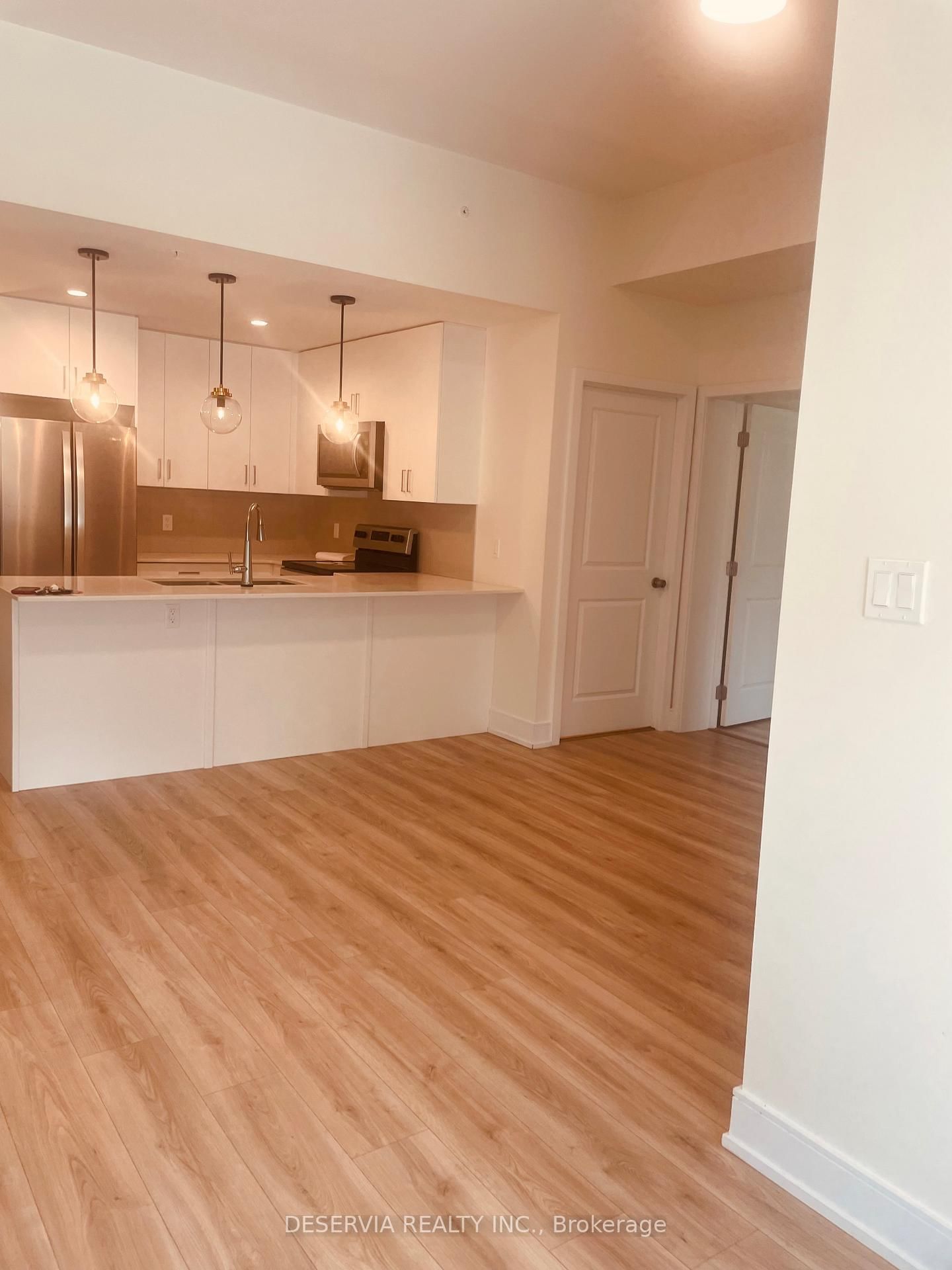 Condo for lease at Unit 205-121 Mary Street, Clearview, Ontario, L0M 1G0 - Creemore - MLS: S12560940