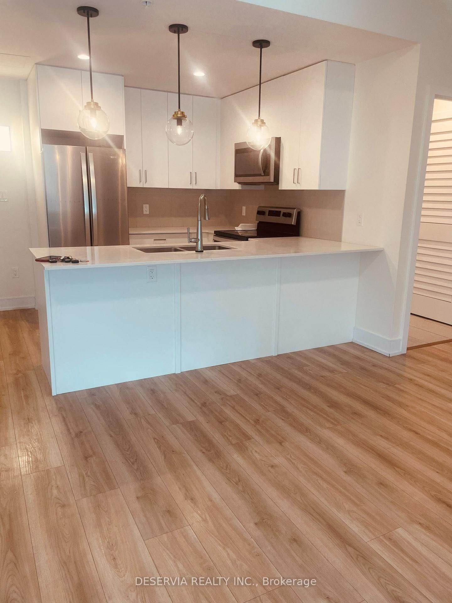 Condo for lease at Unit 205-121 Mary Street, Clearview, Ontario, L0M 1G0 - Creemore - MLS: S12560940