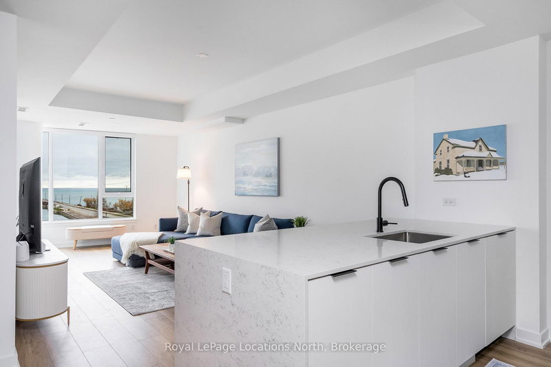 501 - 31 Huron St, Collingwood, L9Y 1C3 | Image 2