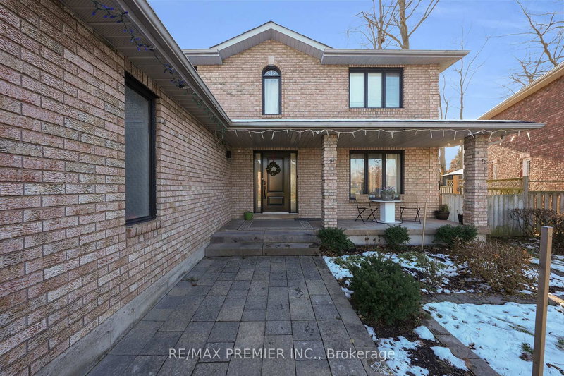 61 Barwick Dr, Barrie, L4N 6Z5 | Image 2