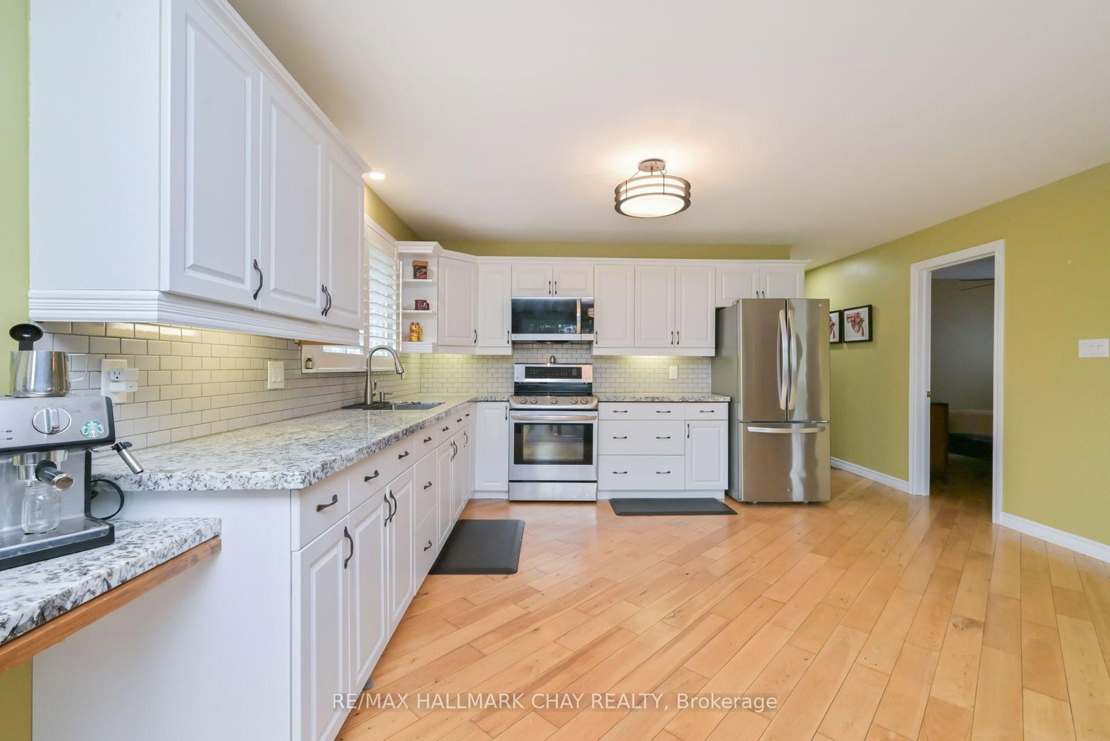Listing Image 7