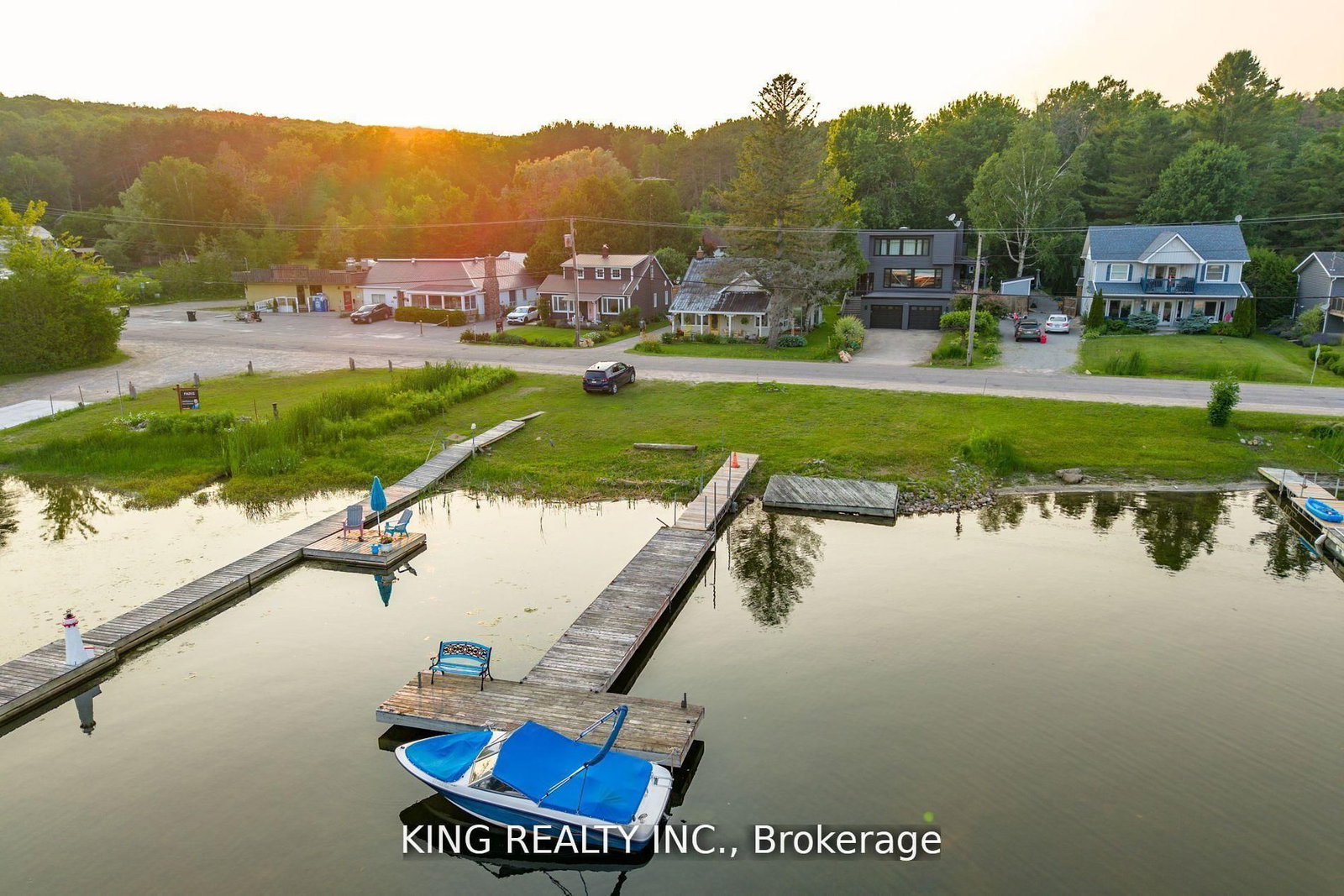 Detached House for sale at 602 CHAMPLAIN Road, Tiny, Ontario, L9M 0C2 - Rural Tiny - MLS: S12582010