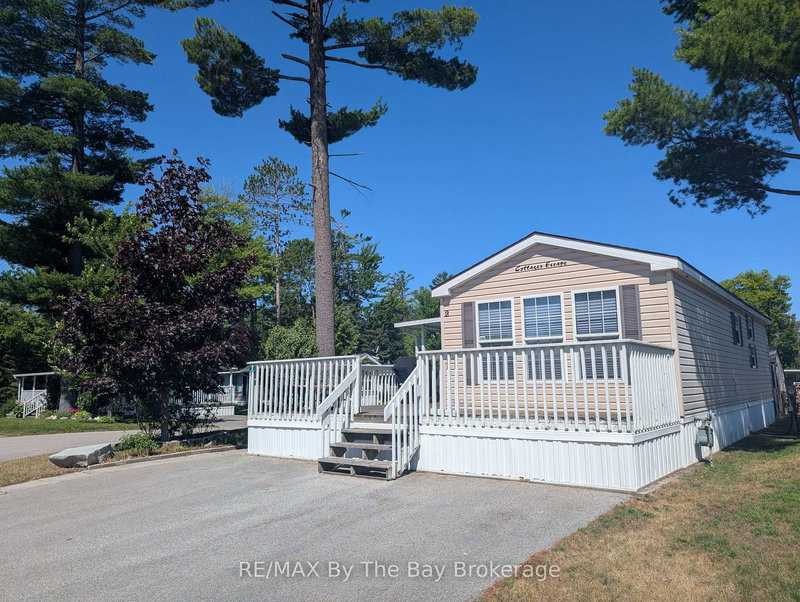 2 WHITE PINES Tr, Wasaga Beach, L9Z 1X7 | Image 2