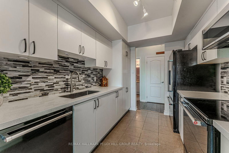 402 - 40 Ferndale Dr S, Barrie, L4N 2L3 | Image 2