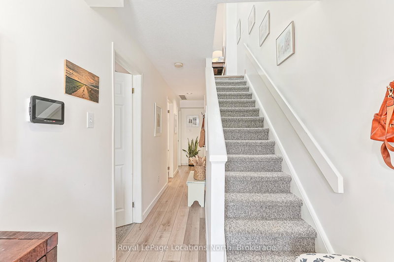 13 - 5 Harbour St E, Collingwood, L9Y 5C5 | Image 3