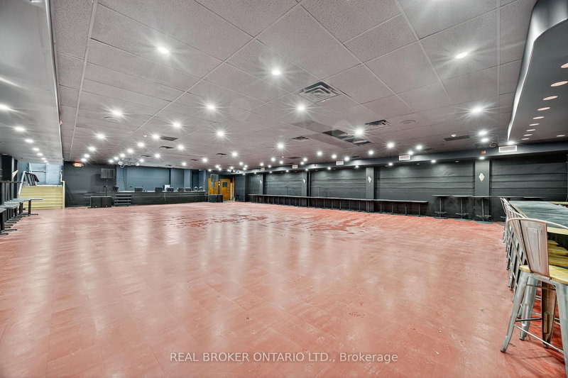 16 West St S, Orillia, L3V 5B8 | Image 3