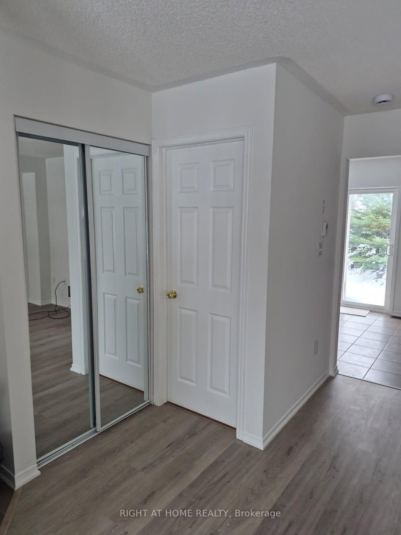 3 PEARTREE Crt, Barrie, L4N 6N7 | Image 3