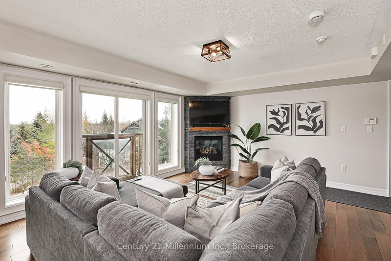 201 - 6 Joseph Tr, Collingwood, L9Y 0J2 | Image 3