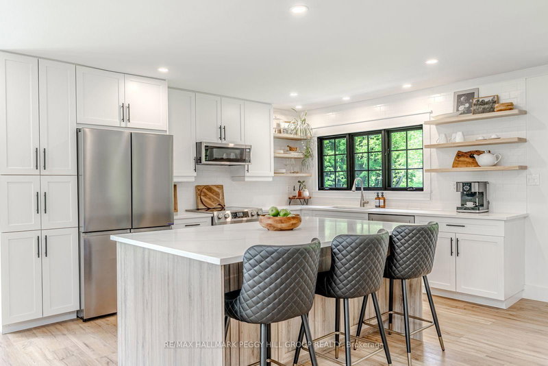 2764 Fairgrounds Rd, Severn, L3V 0Y2 | Image 3