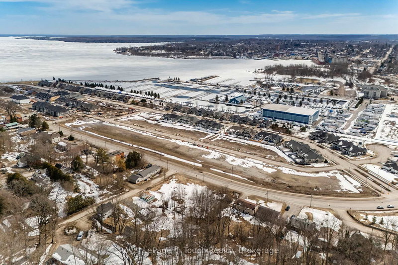 204 Gianetto Dr, Midland, L4R 5J4 | Image 3