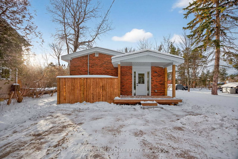 8717 Beachwood Rd, Wasaga Beach, L9Z 2G5 | Image 3