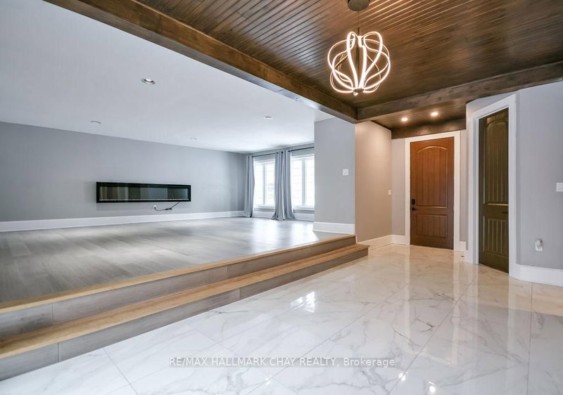 1 Pine Spring Rd, Oro-Medonte, L4M 4Y8 | Image 2