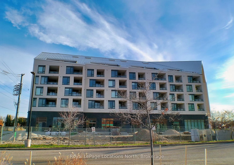 322 - 31 Huron St, Collingwood, L9Y 5T7 | Image 3