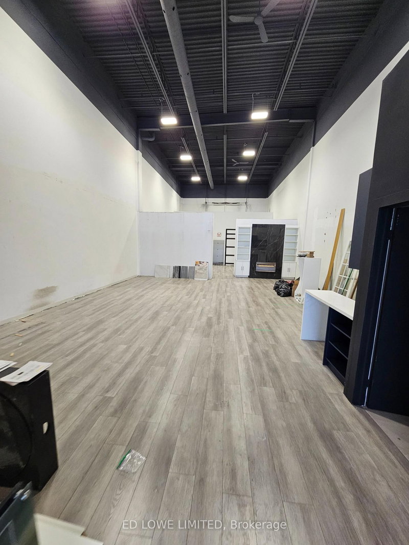 M - 570 Bryne Dr, Barrie, L4N 9P6 | Image 2