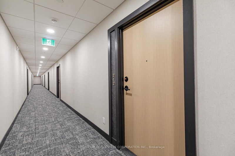 212 - 31 Huron St, Collingwood, L9Y 5T7 | Image 3